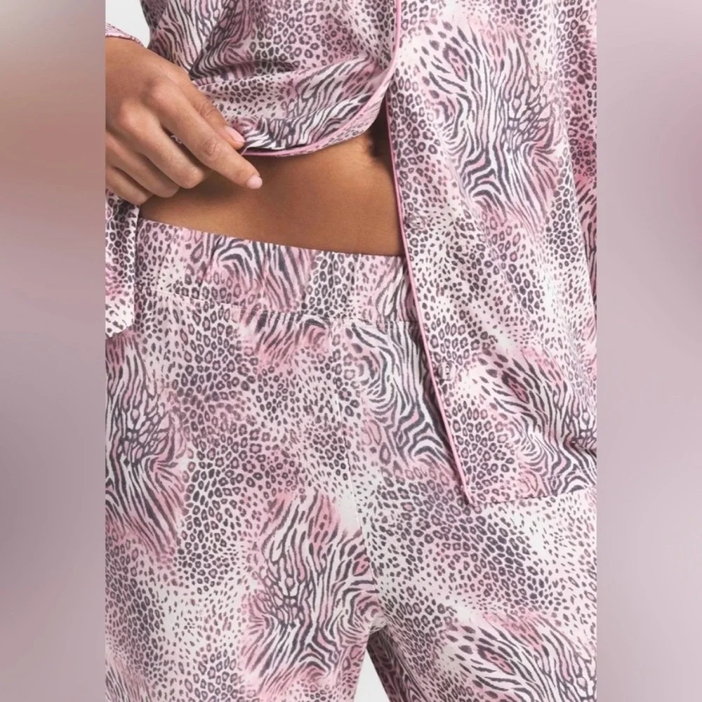 SKIMS Long Sleeve Pajama Set Bloom Animal Print NWT / SIZE XL - Picture 2 of 7